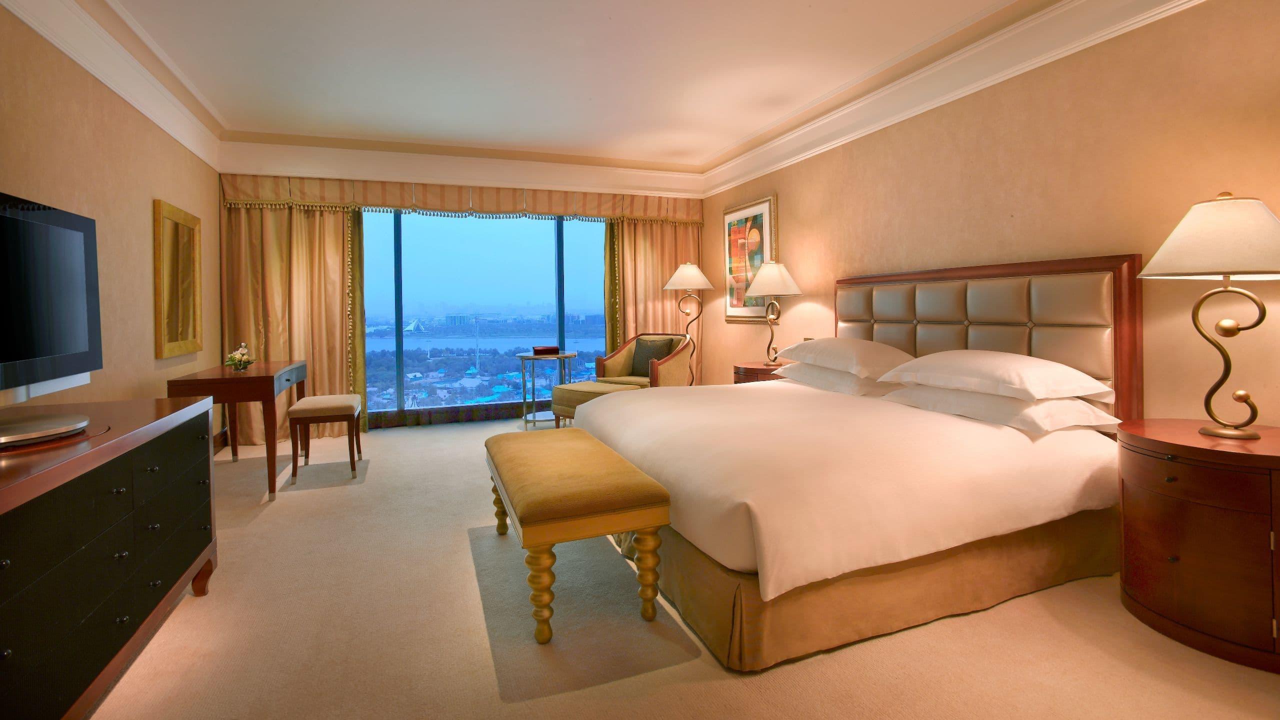 Grand Hyatt होटल
