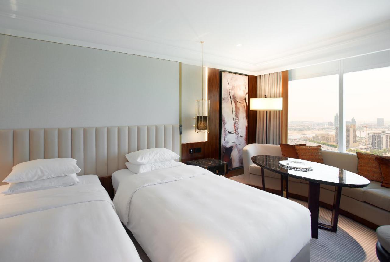 Grand Hyatt होटल